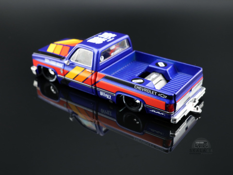 * MINI GT * Kaido House * 009 * Chevrolet Silverado * Kaido Works V2 * * MINI GT * Kaido House * 009 * Chevrolet Silverado * Kaido Works V2 *