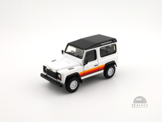 MINI GT Land Rover Defender 90 Wagon White RHD MGT00378-R