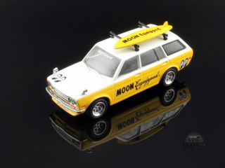 TARMAC WORKS Datsun Bluebird 510 Wagon MOON Equipped Mooneyes