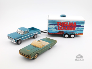 GREENLIGHT 1967 Ford F-250 1966 Ford Tunderbird Convertible Enclosed Car Trailer Thelma & Louise