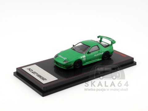 Model samochodu Mazda RX-7 FC3S RE Amemiya Green Metallic  w skali 1:64 - przód