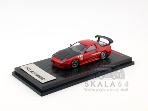 Model samochodu Mazda RX-7 FC3S RE Amemiya Red  w skali 1:64 - przód