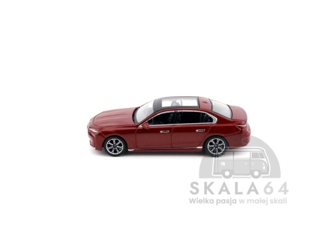 Model samochodu BMW i7 xDrive60 Aventurin w skali 1:64 - bok