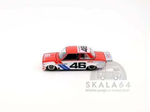 Model samochodu Kaido House 006 Datsun 510 Pro Street BRE 510 V2 w skali 1:64 - bok