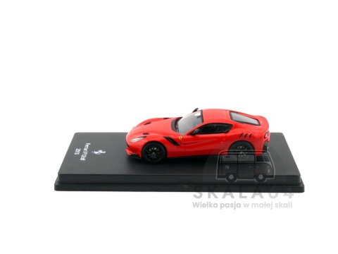 Model samochodu Ferrari F12tdf 2015 Red w skali 1:64 - bok