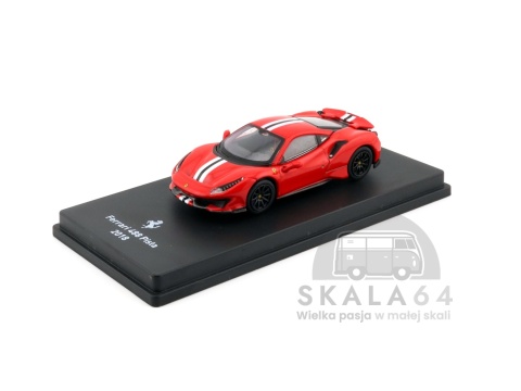 Model samochodu Ferrari 488 Pista 2018 Red White Black w skali 1:64 - przód