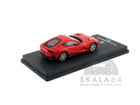 Model samochodu Ferrari 812 Superfast 2017 Red w skali 1:64 - tył