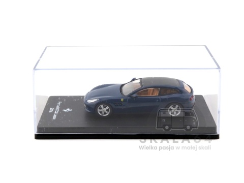 Model samochodu Ferrari GTC4 Lusso 2016 Blue w skali 1:64 - gablotka
