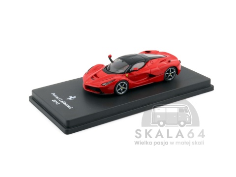 Model samochodu Ferrari LaFerrari 2013 Red Black w skali 1:64 - przód