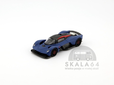 Model samochodu Aston Martin Valkyrie Satin Marina Blue w skali 1:64 - przód