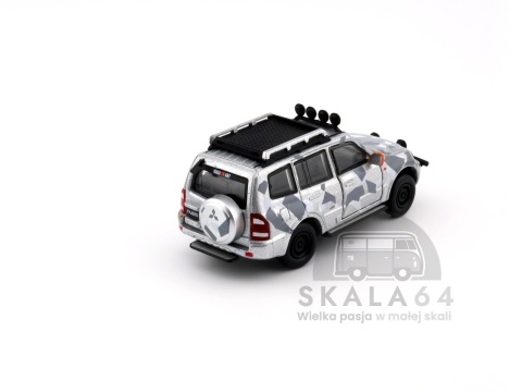 Model samochodu Mitsubishi Pajero III Ice Pack w skali 1:64 - tył