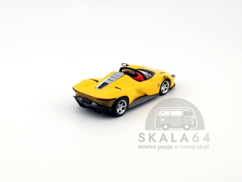 Model samochodu Ferrari Daytona SP3 w skali 1:64 - tył