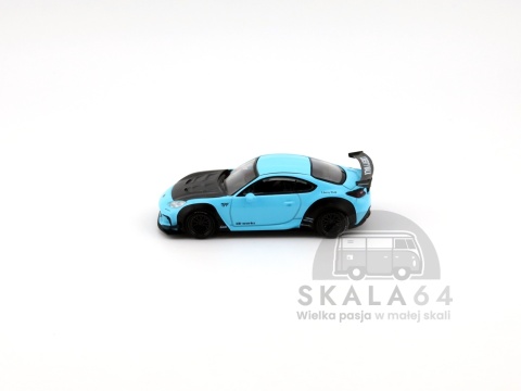 Model samochodu Toyota GR86 LB Nation Baby Blue w skali 1:64 - bok