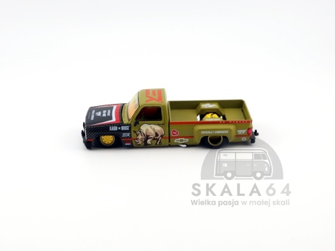 Model samochodu Kaido House 153 Chevrolet Silverado Sumatran Rhino KAIDO HOUSE x MIZU DIECAST w skali 1:64 - bok