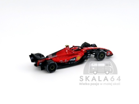 Model samochodu Ferrari SF-23 Formula 1 Gulf Air Bahrain Grand Prix 2023 #55 C. Sainz w skali 1:64 - tył