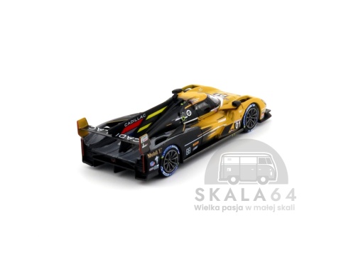 Model samochodu Cadillac V-Series.R #01 2024 IMSA Sebring 12 Hrs Cadillac Racing w skali 1:64 - tył