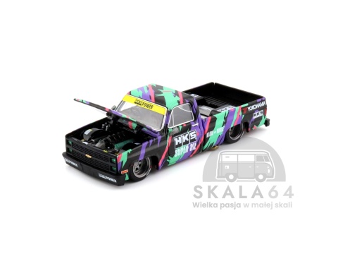 Model samochodu Chevrolet Silverado Kaido HKS V1 w skali 1:64 - maska