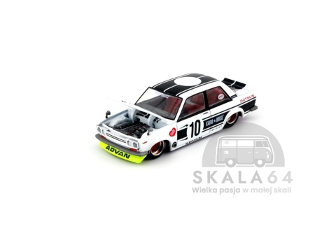 Model samochodu Datsun 510 Street Team XMM V1 w skali 1:64 - maska