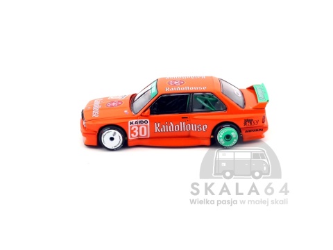 Model samochodu Kaido House 177 BMW M3 E30 Kaidohaus V1 Orange w skali 1:64 - bok