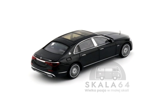 Model samochodu Mercedes-Maybach S 680 Black w skali 1:64 - tył