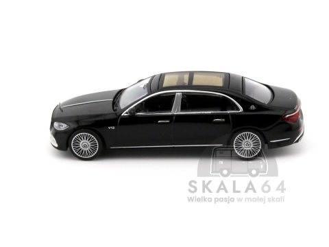 Model samochodu Mercedes-Maybach S 680 Black w skali 1:64 - bok