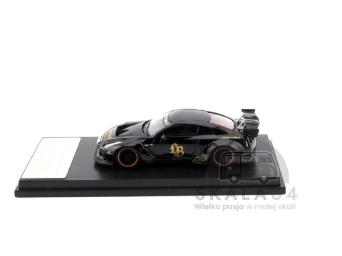 Model samochodu Nissan GT-R R35 Liberty Walk All In Tuning 2024 Black Gold w skali 1:64 - bok