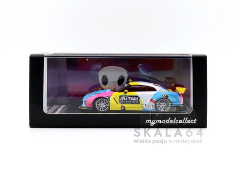 Model samochodu Nissan GT-R R35 Liberty Walk Hello Kitty Aberc Garage w skali 1:64 - pudełko