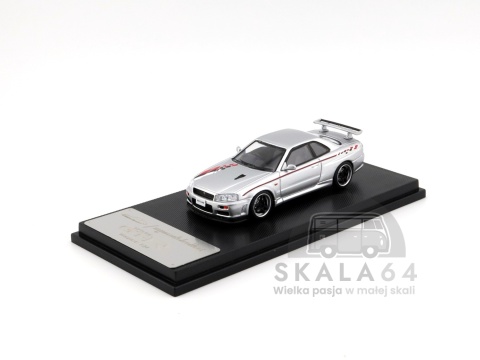 Model samochodu Nissan Skyline GT-R R34 V-Spec Nismo Livery Silver w skali 1:64 - przód