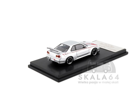 Model samochodu Nissan Skyline GT-R R34 V-Spec Nismo Livery Silver w skali 1:64 - tył