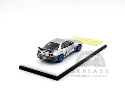 Model samochodu Nissan Skyline R34 25GT Turbo White Queen w skali 1:64 - tył