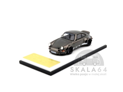 Model samochodu Porsche 911 RWB 930 RAUH-Welt Akira Nakai Chrome Gunmetal Black w skali 1:64 - przód