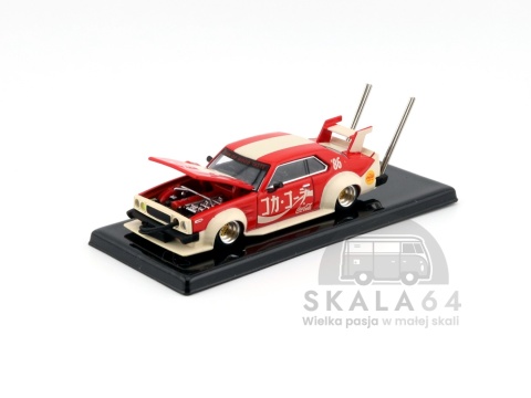 Model samochodu Nissan Skyline C210 Kaido Racer Bosozoku Style Coca-Cola w skali 1:64 - maska