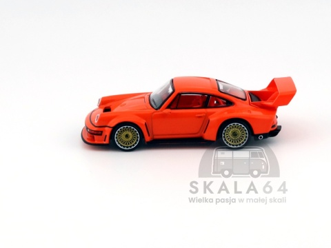 Model samochodu Porsche Singer DLS Turbo Study Orange w skali 1:64 - bok