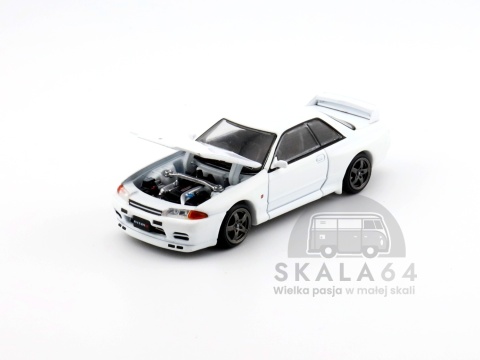Model samochodu Nissan Skyline GTR R32 Crystal White w skali 1:64 - maska