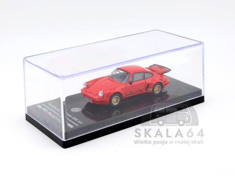 Model samochodu Porsche 911 Carrera RSR 3.0 Guards Red w skali 1:64 - gablotka
