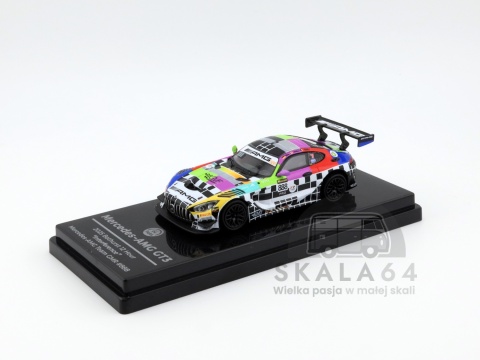 Model samochodu Mercedes-AMG GT3 2025 Bathurst 12H GruppeM Racing #888 w skali 1:64 - przód