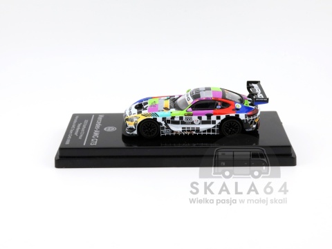 Model samochodu Mercedes-AMG GT3 2025 Bathurst 12H GruppeM Racing #888 w skali 1:64 - bok