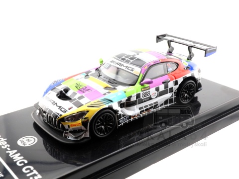 Model samochodu Mercedes-AMG GT3 2025 Bathurst 12H GruppeM Racing #888 w skali 1:64 - zoom