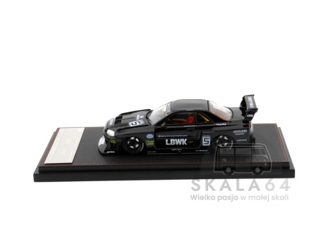 Model samochodu Nissan Skyline R34 LBWK-ER34 Liberty Walk Black w skali 1:64 - bok