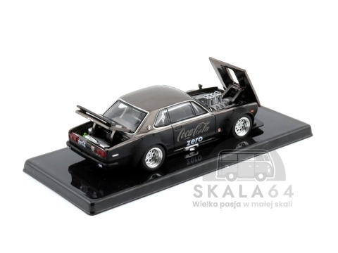 Model samochodu Nissan Skyine GT-R V8 Drift Hakosuka Coca-Cola w skali 1:64 - elementy