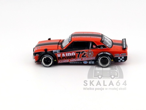 Model samochodu Nissan Skyline 2000GT-R Kaido Racing V1 w skali 1:64 - bok