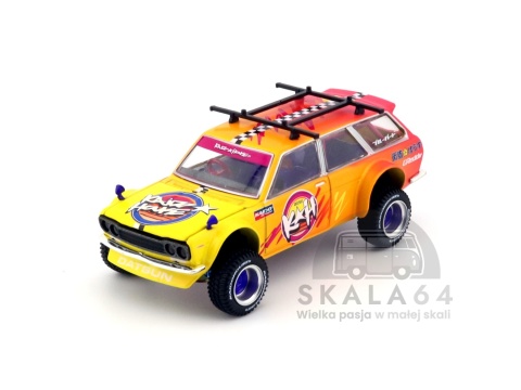 Model samochodu Datsun 510 Wagon 4x4 Kaido Islands V1 w skali 1:64 - przód