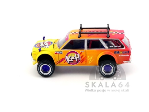 Model samochodu Datsun 510 Wagon 4x4 Kaido Islands V1 w skali 1:64 - bok