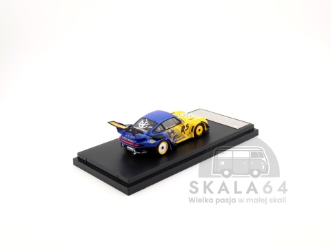 Model samochodu Porsche 911 RWB 993 Dragon Ball Z Vegeta Yellow Blue w skali 1:64 - tył