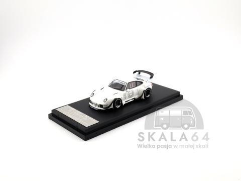 Model samochodu Porsche 911 RWB 993 White w skali 1:64 - przód