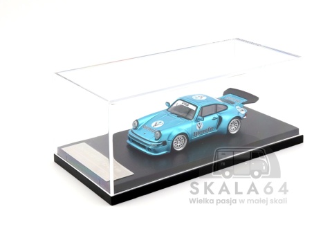 Model samochodu Porsche Carrera RSR 3.0 / KS-R 911 Jagermeister Ice Blue w skali 1:64 - gablotka