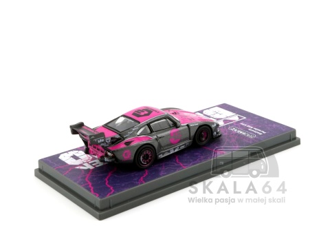 Model samochodu Bisimoto Porsche 935 K3V w skali 1:64 - tył