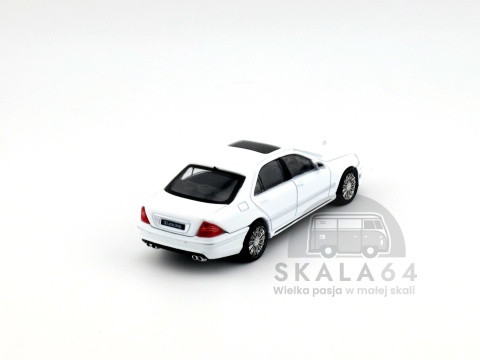 Model samochodu Mercedes-Benz S-Class Wald Alabaster White Lamley Special Edition w skali 1:64 - tył