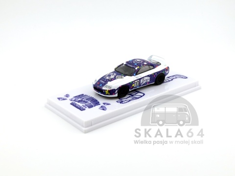 Model samochodu Toyota Supra Billionaire Boys Club Limited Edition w skali 1:64 - przód