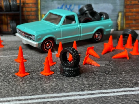Akcesoria - pachołki i opony - skala 1:64